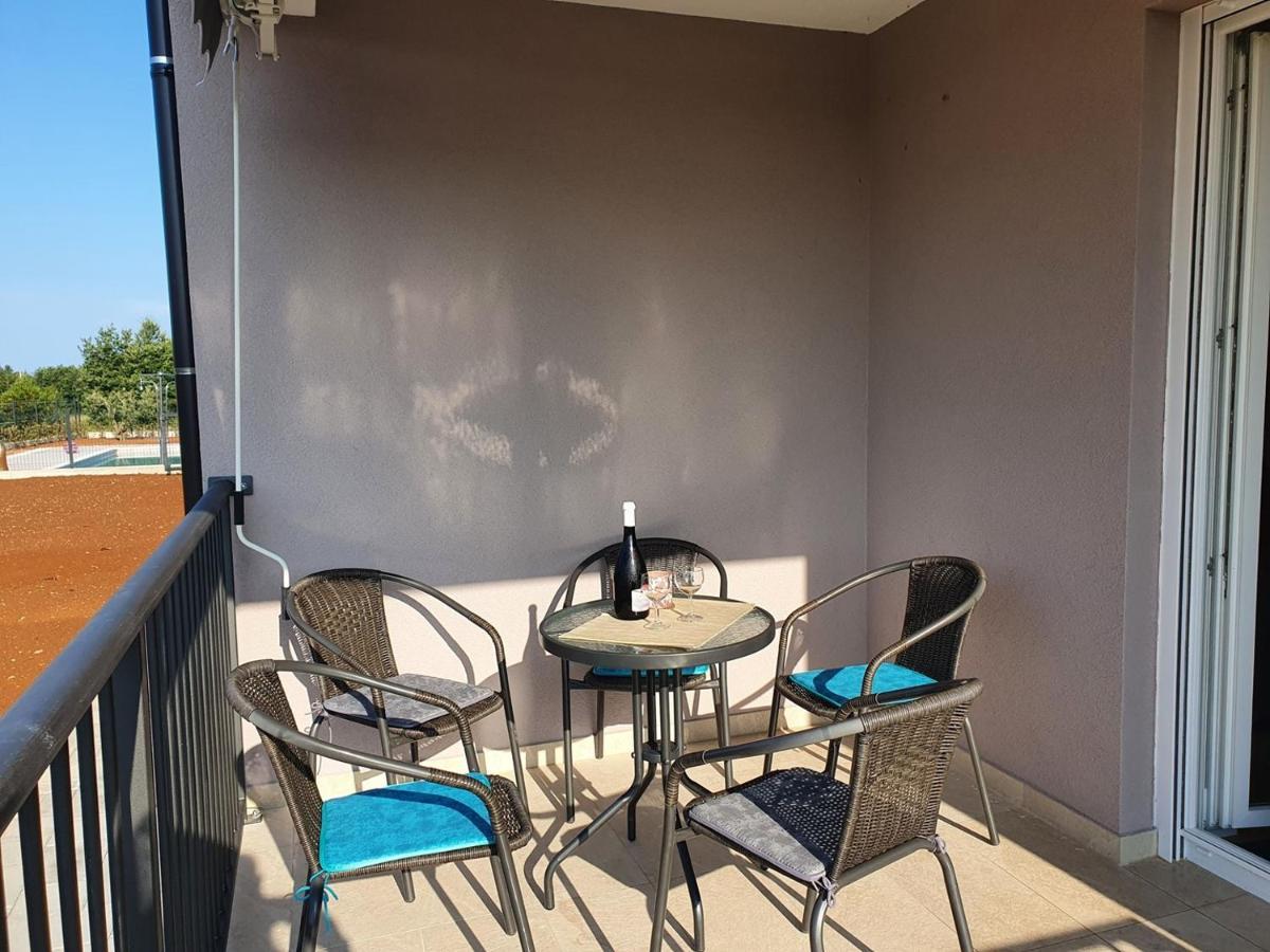 House Lucija Family For Max 6 Persons With Pool In Gasthof Poreč