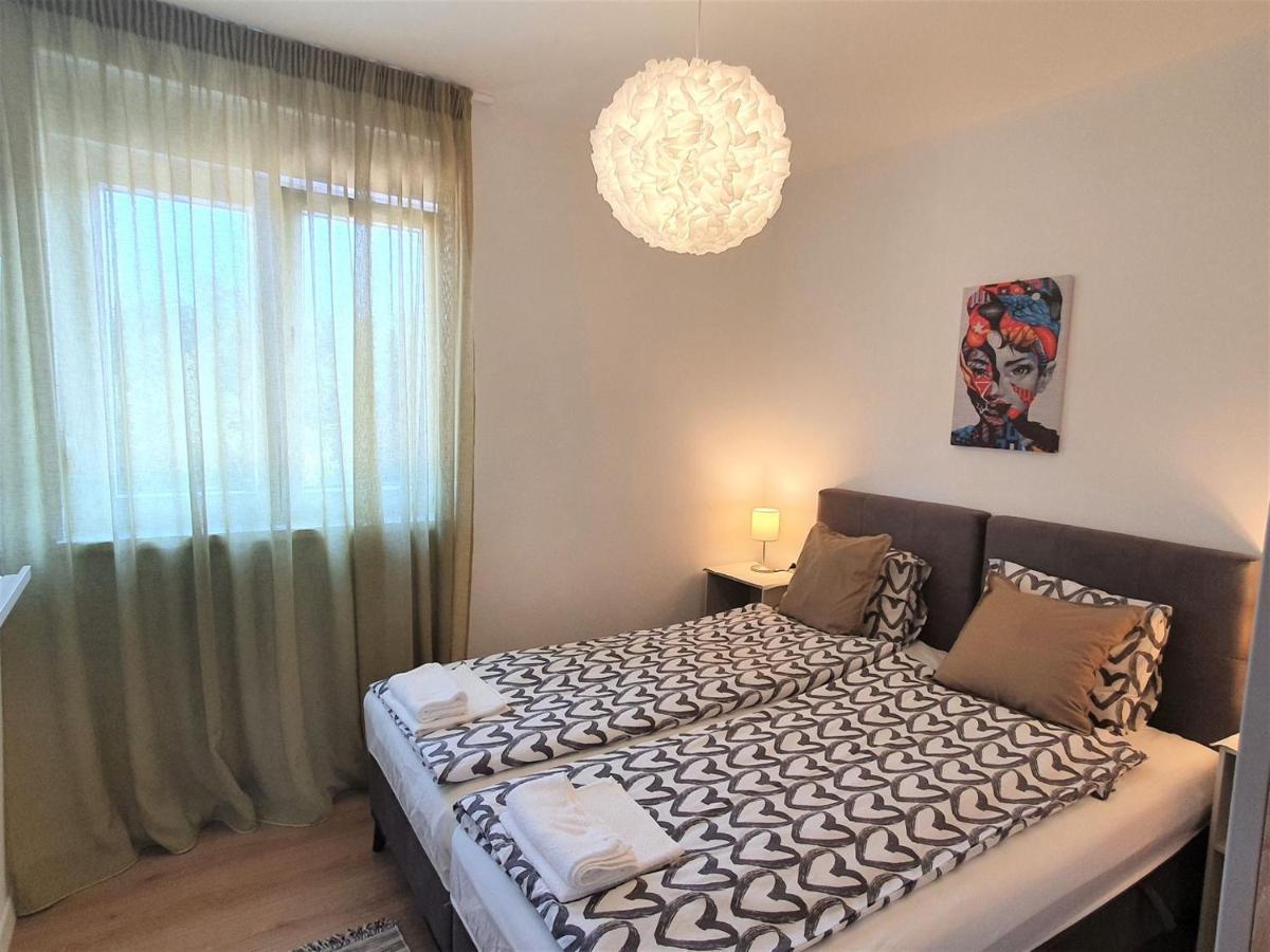 House Lucija Family For Max 6 Persons With Pool In *